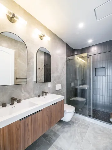 $2,250,000 | 636 Lorimer Street, Unit 1 | Williamsburg