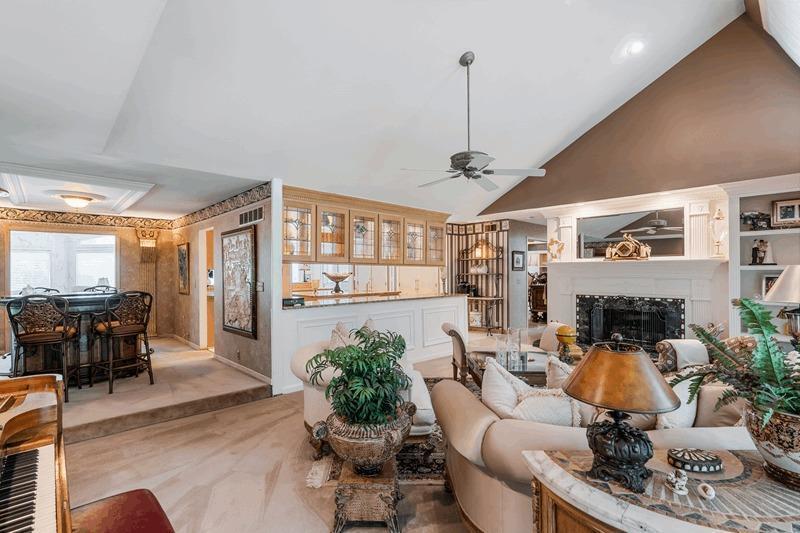 9744 Winton Road Cincinnati, OH 45231 - Photo 8 of 50 Gallery Image 8