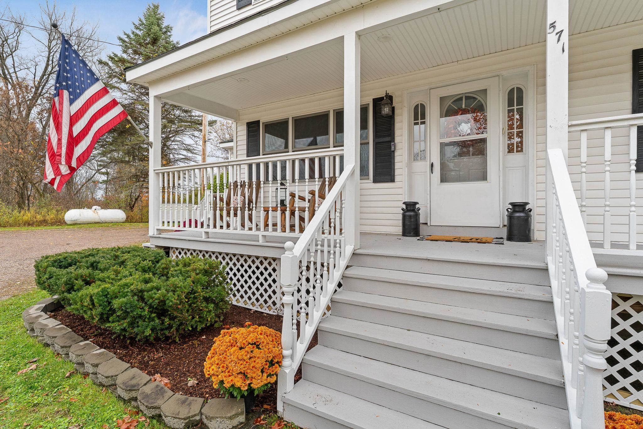 571 Middle Road Milton, VT 05468 - Photo 5 of 60