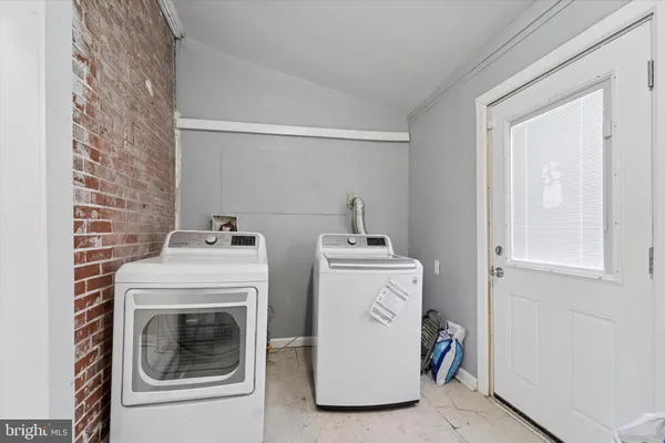 $237,500 | 33 East Broadway Avenue, Clifton Heights, PA 19018