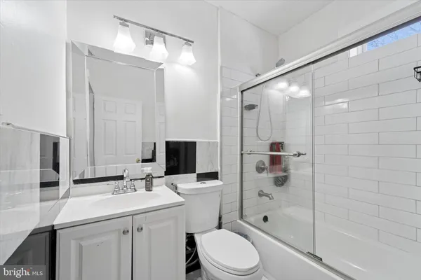 $237,500 | 33 East Broadway Avenue, Clifton Heights, PA 19018