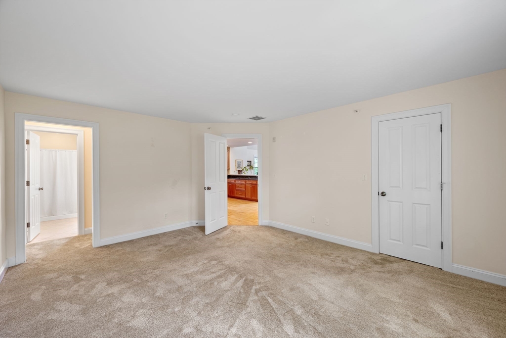 6 Essex Road, Unit 15 Ipswich, MA 01938 - Photo 23 of 40