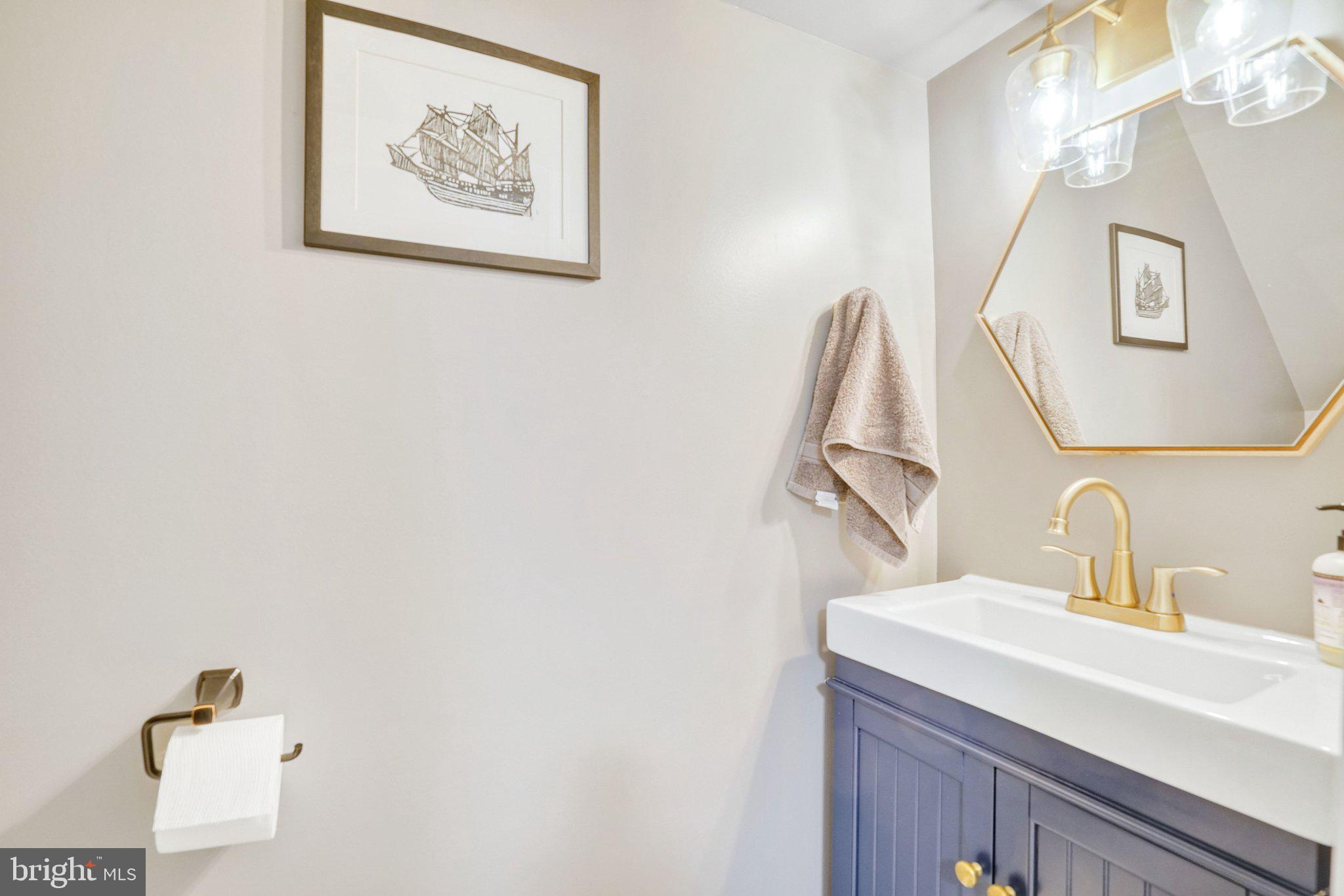 1901 Scroggins Road Alexandria, VA 22302 - Photo 28 of 38 Chic bathroom with nautical accents.