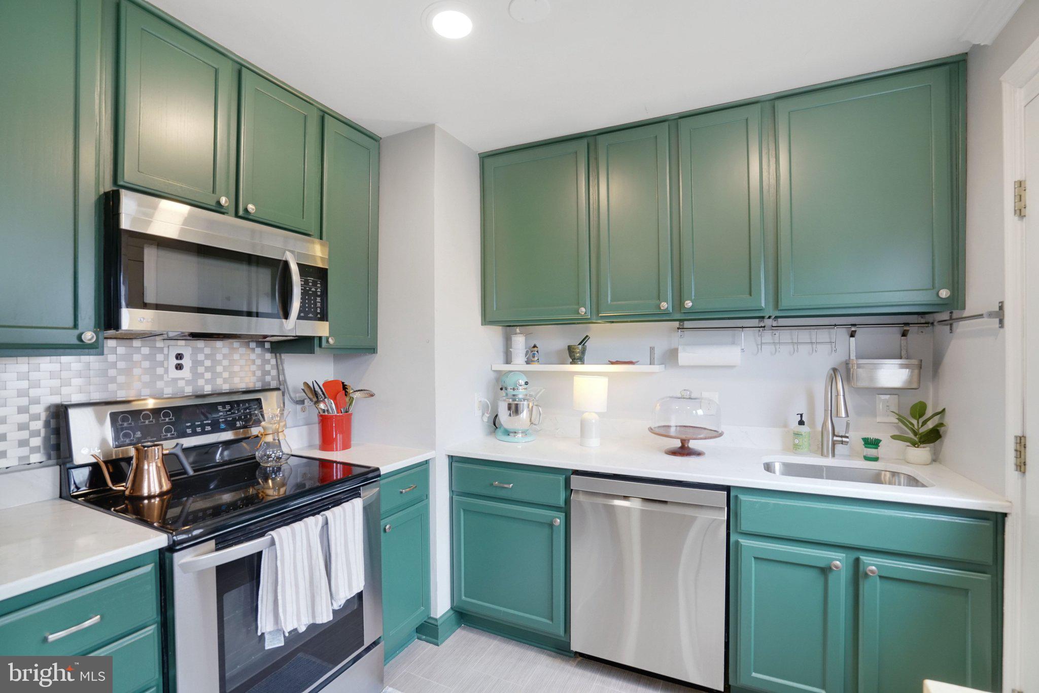 1901 Scroggins Road Alexandria, VA 22302 - Photo 7 of 38 Charming and fully remodeled kitchen.