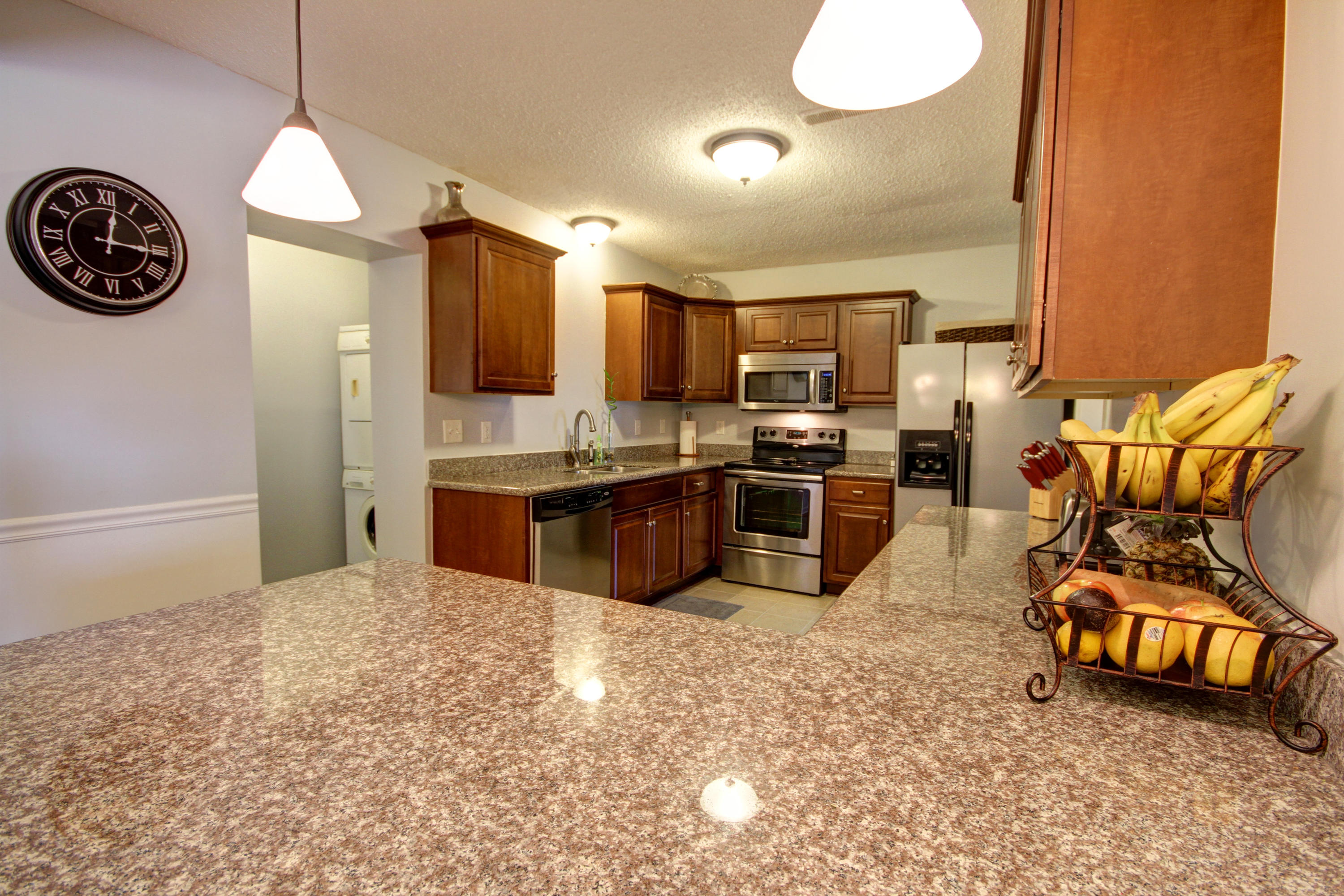 1104 Keats Road Charleston, SC 29407 - Photo 8 of 25 Kitchen with Breakfast Bar