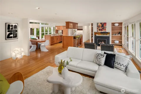 $2,399,000 | 10617 Southeast 18th Street, Bellevue, WA 98004