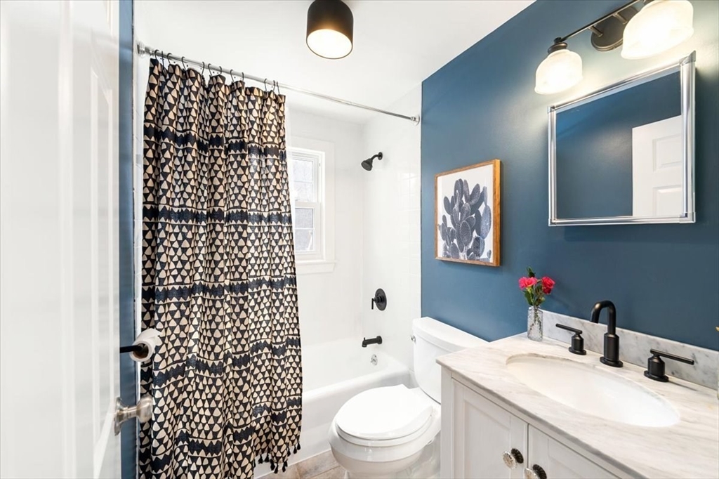 2 Stagecoach Road Medfield, MA 02052 - Photo 15 of 35