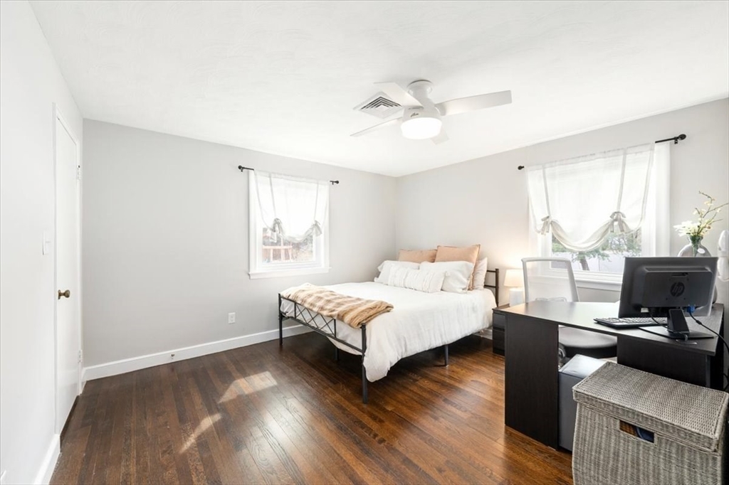 2 Stagecoach Road Medfield, MA 02052 - Photo 17 of 35