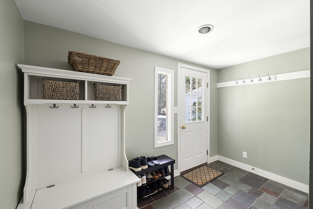 2 Stagecoach Road Medfield, MA 02052 - Photo 31 of 35