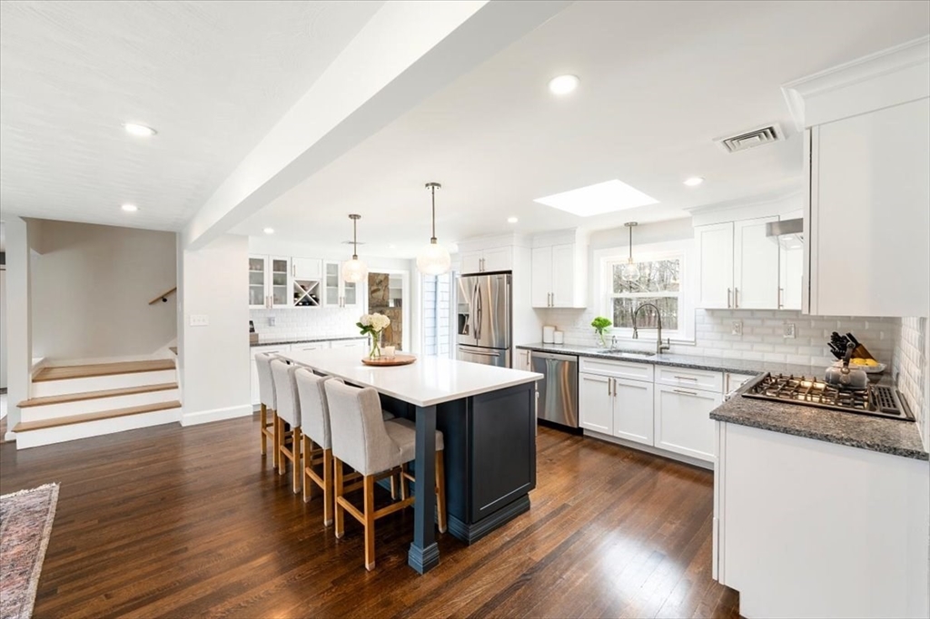 2 Stagecoach Road Medfield, MA 02052 - Photo 8 of 35