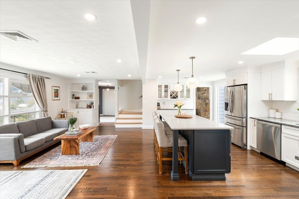 2 Stagecoach Road Medfield, MA 02052 - Photo 9 of 35