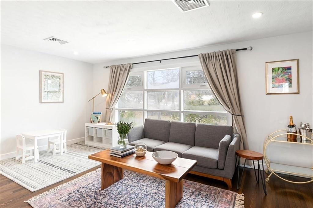 2 Stagecoach Road Medfield, MA 02052 - Photo 10 of 35