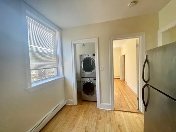 $1,700 | 7025 North Damen Avenue, Unit 3, Chicago, IL 60626