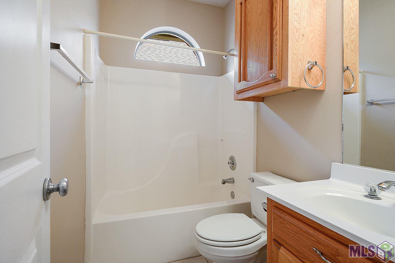 2303 Hunters Trail Drive Baton Rouge, LA 70816 - Photo 8 of 11 Gallery Image 8