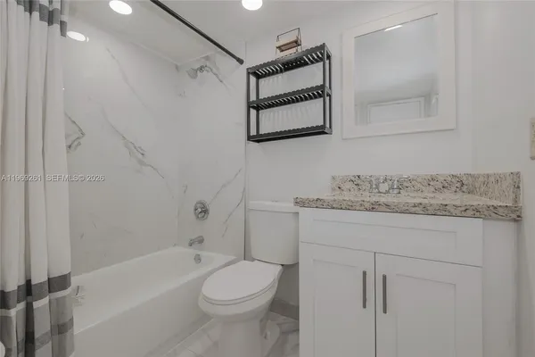 $2,400 | 9150 Fontainebleau Boulevard, Unit 402, Miami, FL 33172