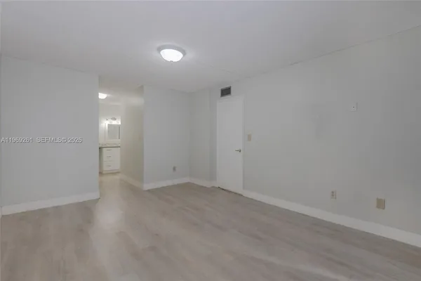 $2,400 | 9150 Fontainebleau Boulevard, Unit 402, Miami, FL 33172