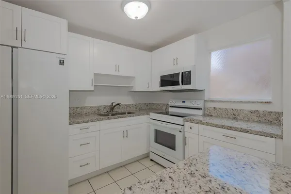 $2,400 | 9150 Fontainebleau Boulevard, Unit 402, Miami, FL 33172