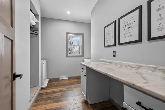 $875,000 | 1751 South Oneida Street, Green Bay, WI 54304