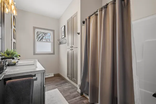 $875,000 | 1751 South Oneida Street, Green Bay, WI 54304