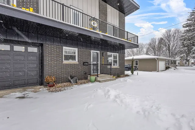 $875,000 | 1751 South Oneida Street, Green Bay, WI 54304