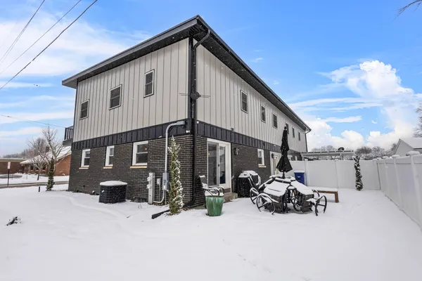$875,000 | 1751 South Oneida Street, Green Bay, WI 54304