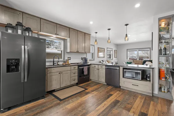 $875,000 | 1751 South Oneida Street, Green Bay, WI 54304
