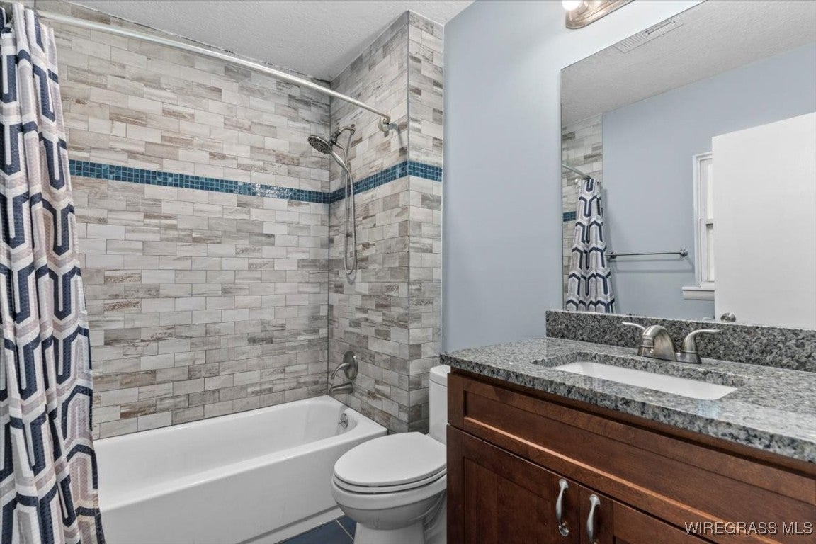 672 East Roy Parker Road Ozark, AL 36360 - Photo 21 of 28 Ensuite