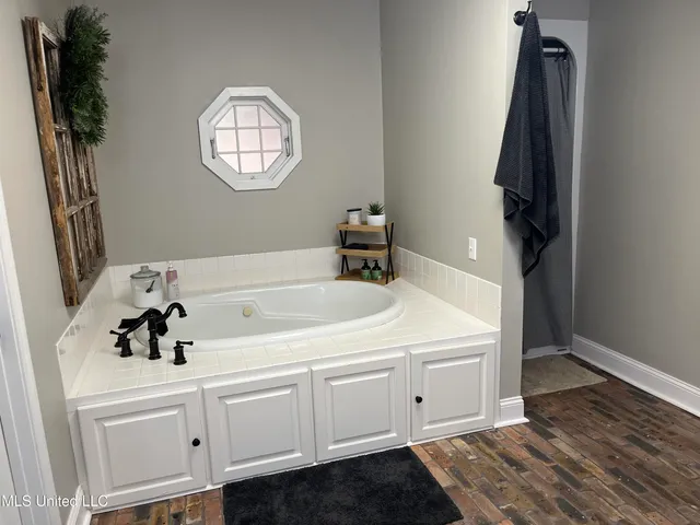 $525,000 | 119 Billy Cochran Drive, Waynesboro, MS 39367