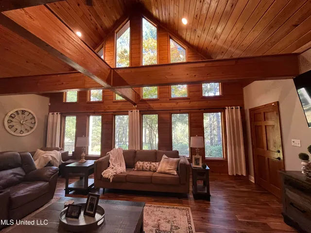 $525,000 | 119 Billy Cochran Drive, Waynesboro, MS 39367