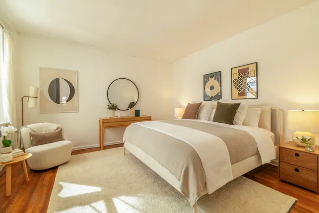 a view of livingroom with furniture