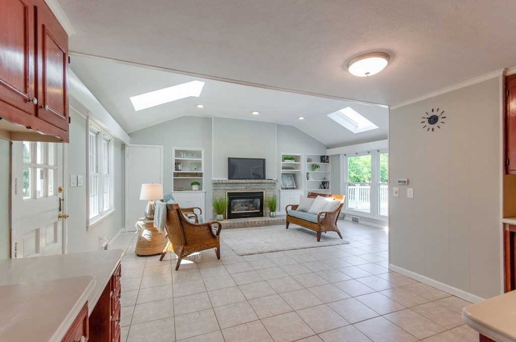 131 Viscount Road Longmeadow, MA 01106 - Photo 11 of 42