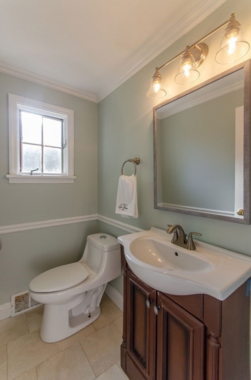131 Viscount Road Longmeadow, MA 01106 - Photo 21 of 42