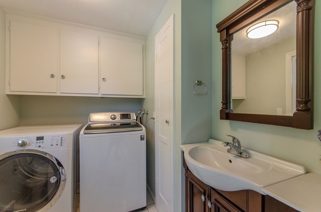 131 Viscount Road Longmeadow, MA 01106 - Photo 22 of 42