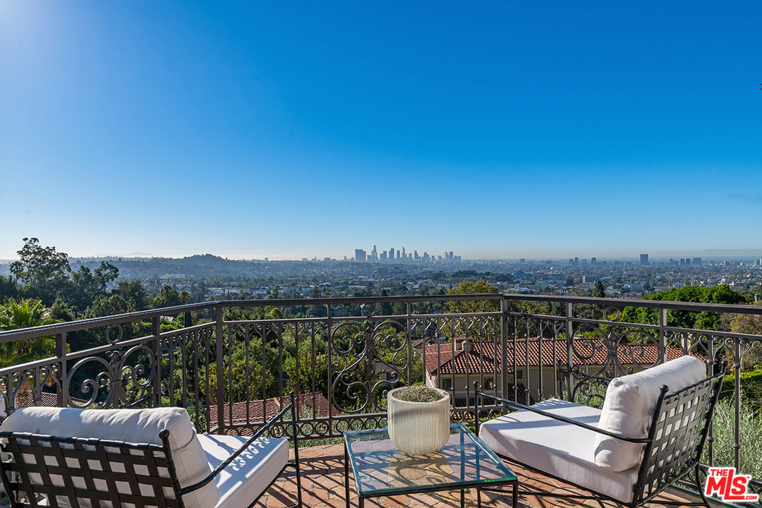 2426 Chislehurst Drive Los Angeles, CA 90027 - Photo 13 of 43 a view of a chairs in a balcony