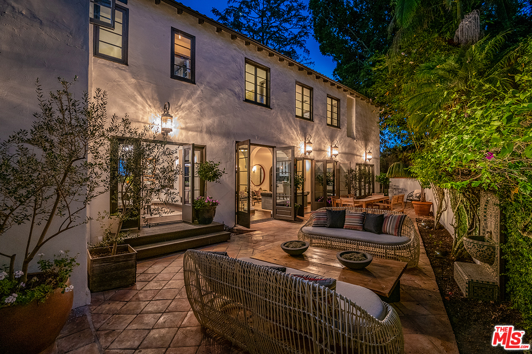 2426 Chislehurst Drive Los Angeles, CA 90027 - Photo 41 of 43 a building outdoor space with patio furniture