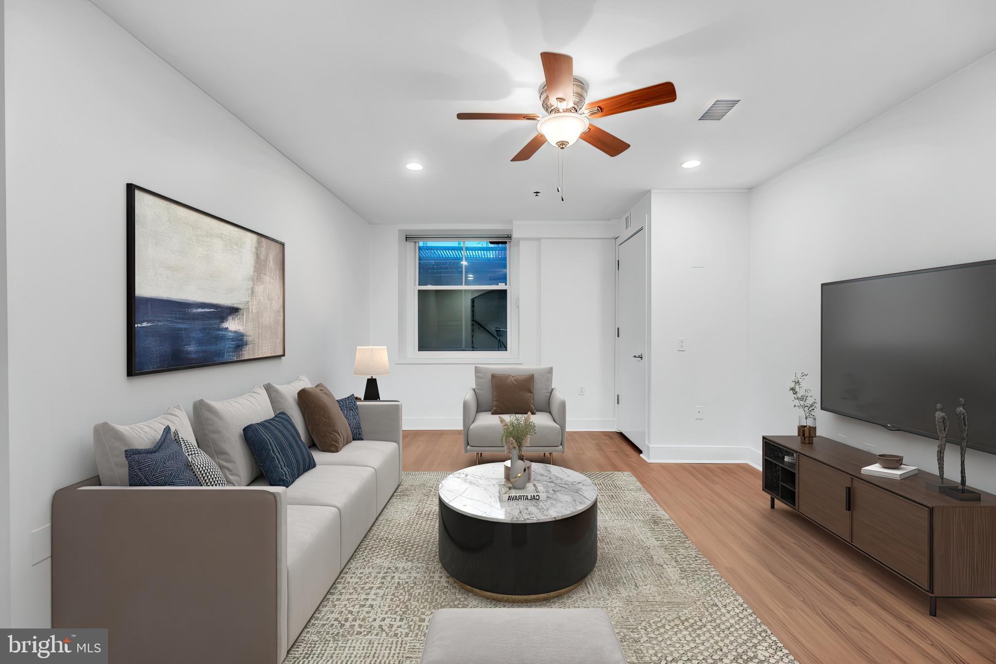 300 North 3rd Street, Unit 102 Philadelphia, PA 19106 - Photo 19 of 32