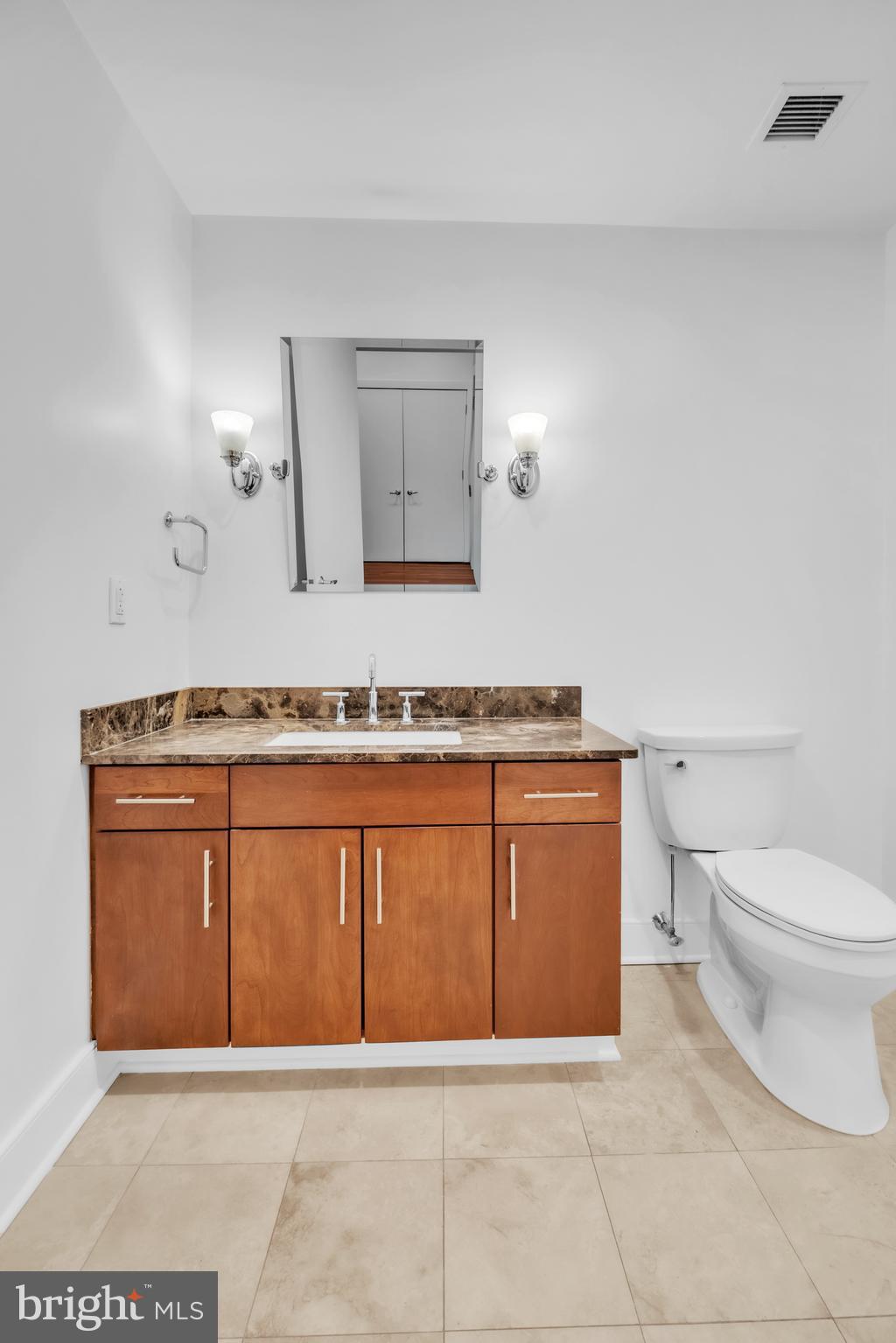 300 North 3rd Street, Unit 102 Philadelphia, PA 19106 - Photo 8 of 32