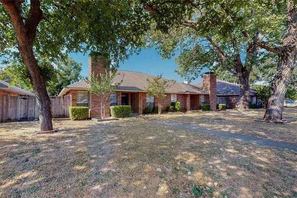 $2,045 | 1912 North Irving Heights Drive, Irving, TX 75061