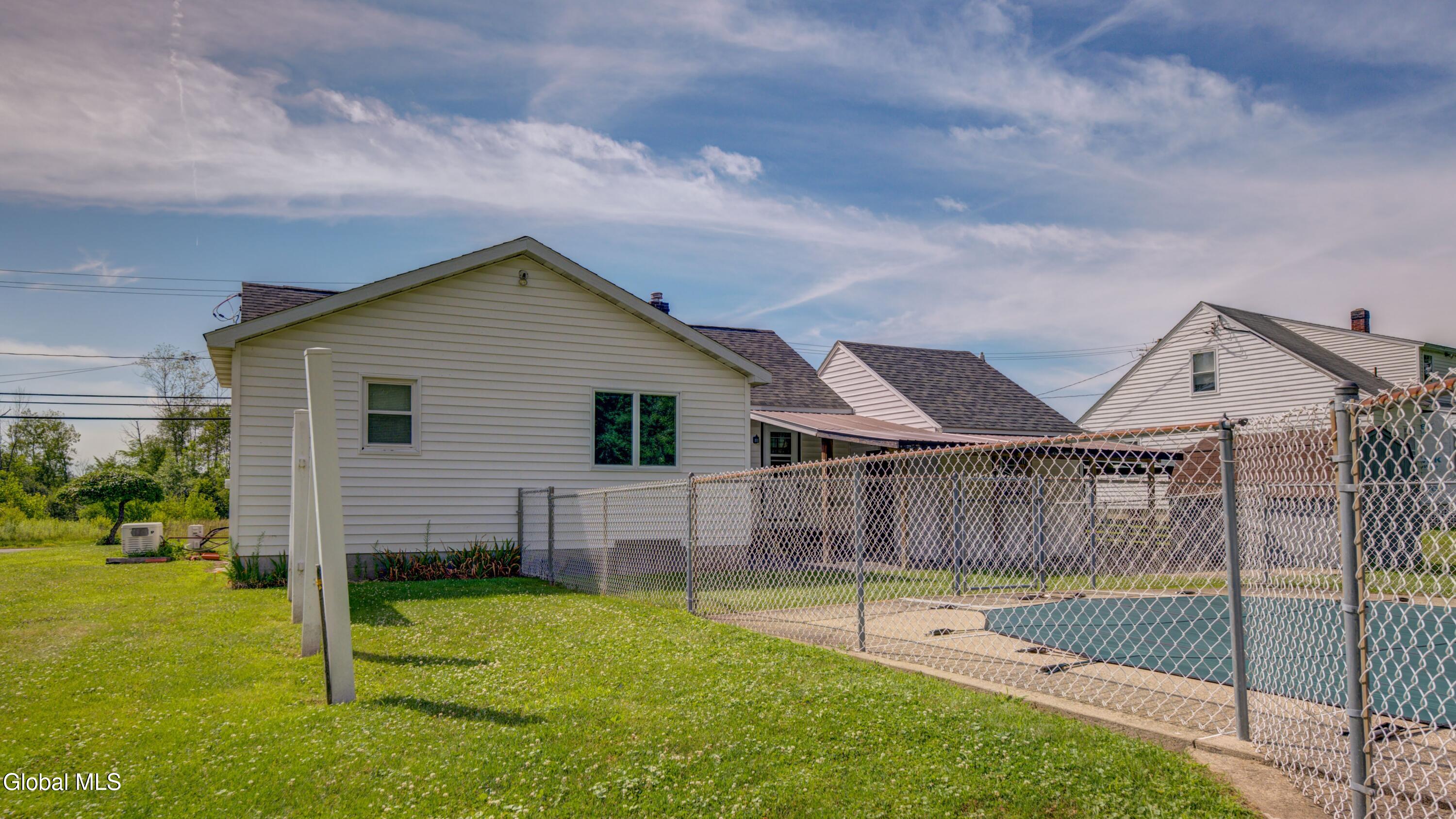 1345 Midline Road Amsterdam, NY 12010 - Photo 6 of 35 1345 Midline Rd-33