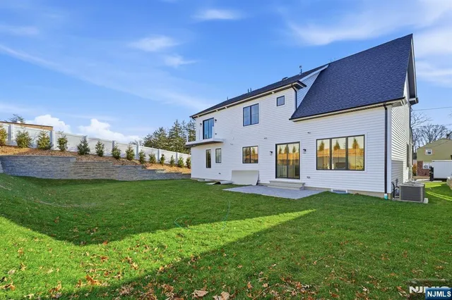 $1,890,000 | 30 Grand Terrace, Livingston, NJ 07039