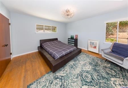 107 East Kenneth Road Glendale, CA 91207 - Photo 3 of 10