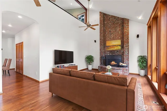 $1,080,000 | 19510 190th Avenue East, Orting, WA 98360