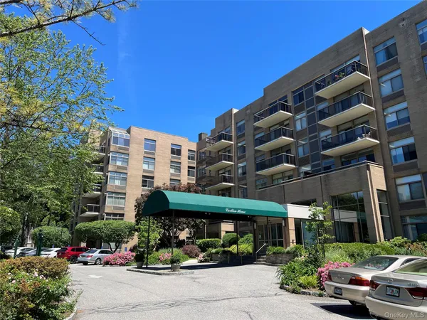 $539,000 | 35 North Chatsworth Avenue, Unit 1J, Larchmont, NY 10538