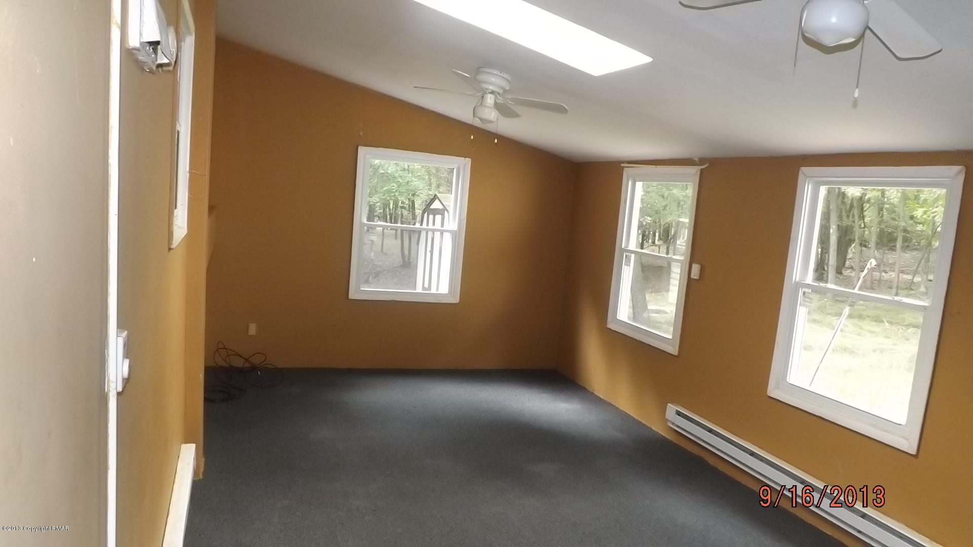 27 Poplar Road Albrightsville, PA 18210 - Photo 11 of 14 extra room