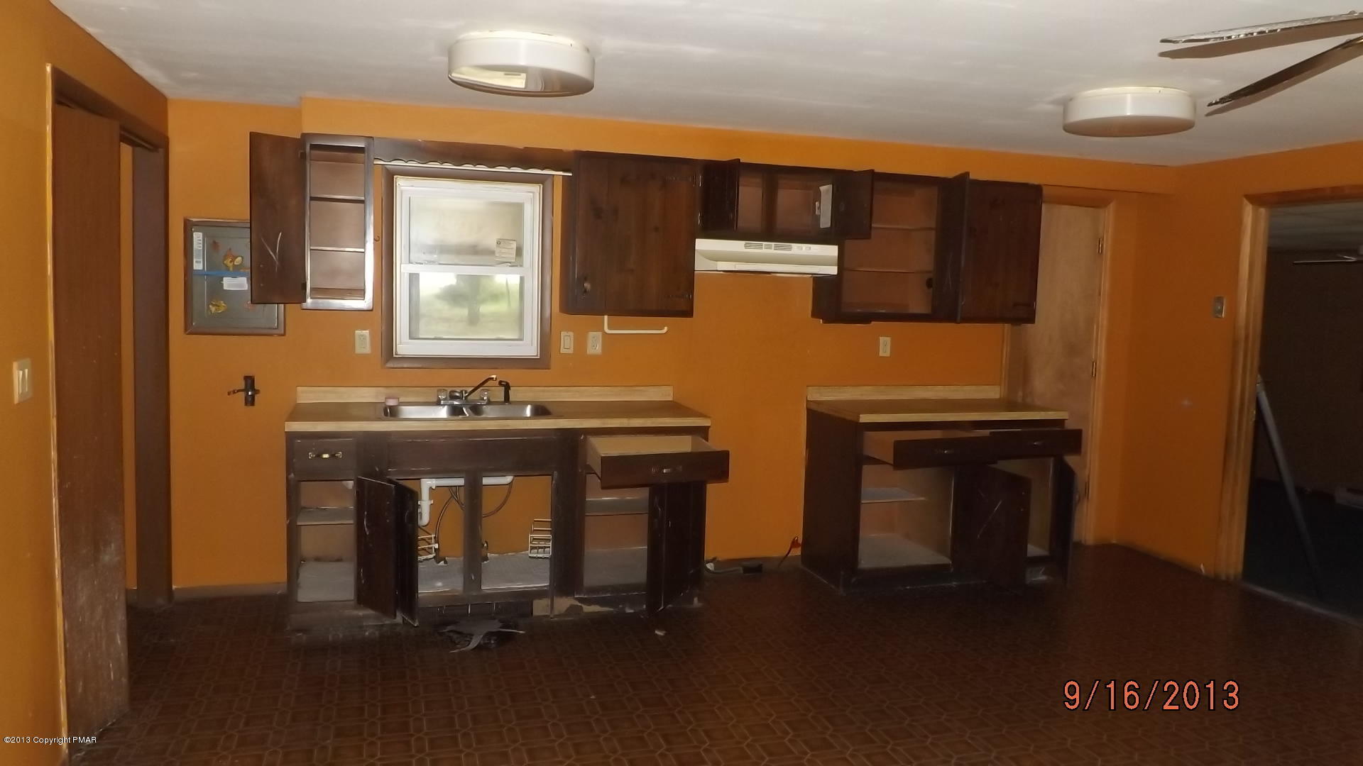 27 Poplar Road Albrightsville, PA 18210 - Photo 13 of 14 kitchen