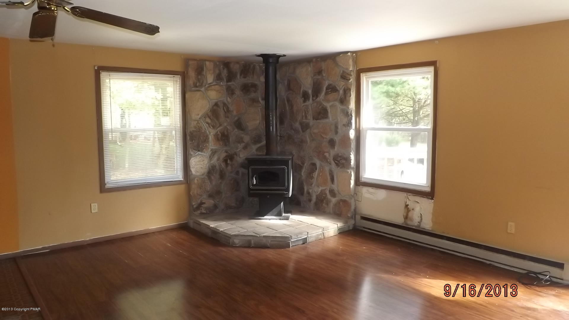 27 Poplar Road Albrightsville, PA 18210 - Photo 14 of 14 liivngrm
