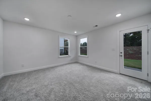 a view of empty room with window