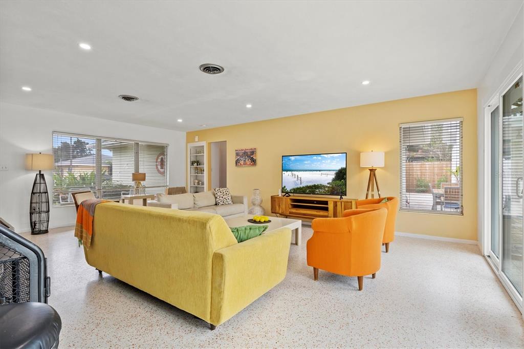 2473 Davis Boulevard Sarasota, FL 34237 - Photo 13 of 69