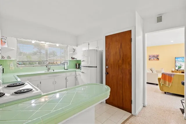 $7,750 | 2473 Davis Boulevard, Sarasota, FL 34237