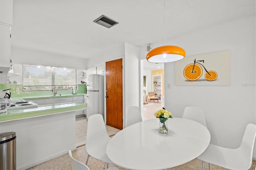 2473 Davis Boulevard Sarasota, FL 34237 - Photo 20 of 69